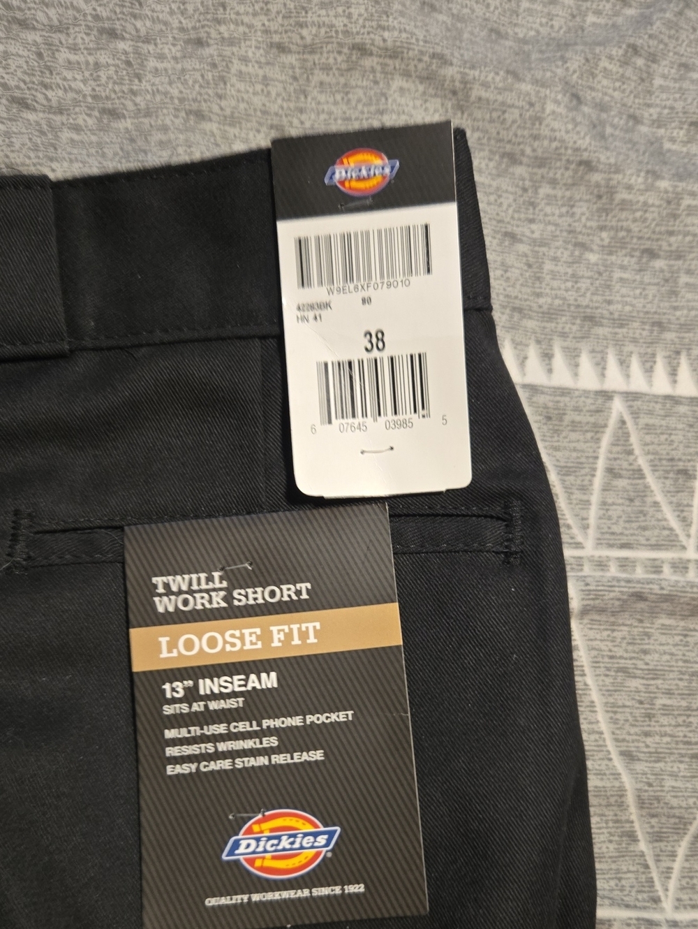 Dickies Men’s Black Twill Loose Fit Work Shorts